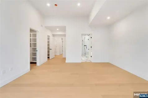 2220 Mackay Avenue Fort Lee NJ 07024