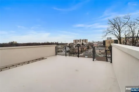 2220 Mackay Avenue Fort Lee NJ 07024