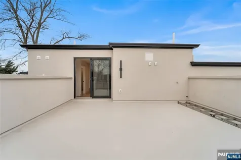 2220 Mackay Avenue Fort Lee NJ 07024