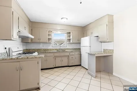 274 Greylock Parkway Belleville NJ 07109