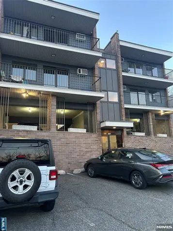 148 Undercliff Avenue Edgewater NJ 07020