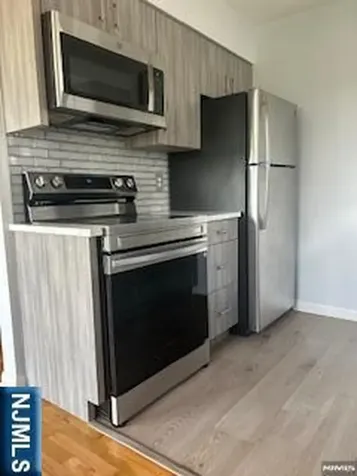 148 Undercliff Avenue Edgewater NJ 07020
