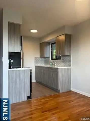 148 Undercliff Avenue Edgewater NJ 07020