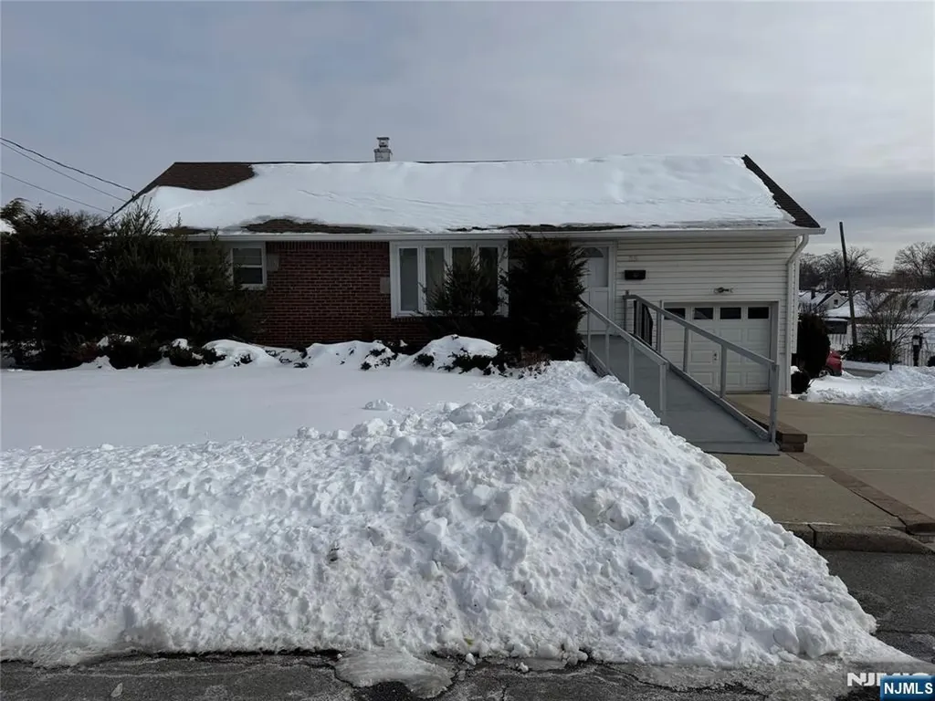 35 18th Avenue Elmwood Park NJ 07407