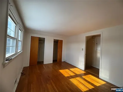 35 18th Avenue Elmwood Park NJ 07407