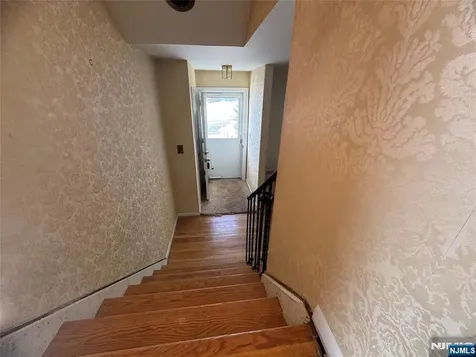 35 18th Avenue Elmwood Park NJ 07407