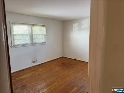 35 18th Avenue Elmwood Park NJ 07407
