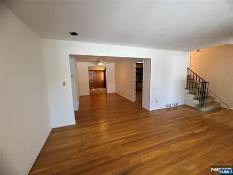 35 18th Avenue Elmwood Park NJ 07407