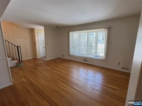 35 18th Avenue Elmwood Park NJ 07407