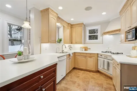 56 Highland Road Glen Rock NJ 07452
