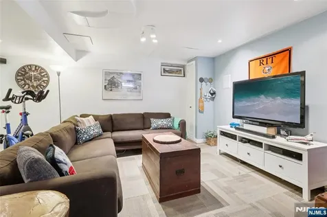 56 Highland Road Glen Rock NJ 07452