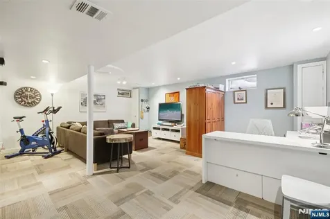56 Highland Road Glen Rock NJ 07452
