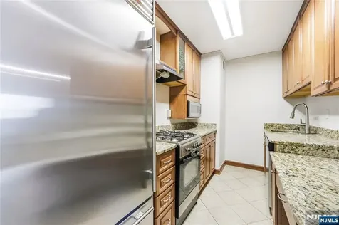 2077 Center Avenue Fort Lee NJ 07024