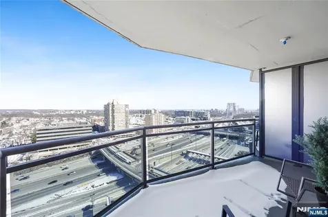 2077 Center Avenue Fort Lee NJ 07024