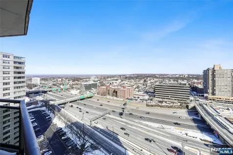 2077 Center Avenue Fort Lee NJ 07024
