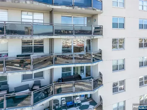 2077 Center Avenue Fort Lee NJ 07024