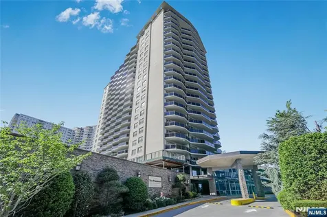 2077 Center Avenue Fort Lee NJ 07024