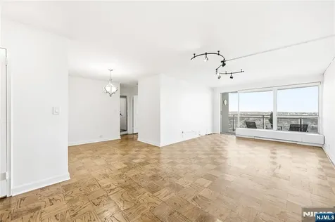 2077 Center Avenue Fort Lee NJ 07024