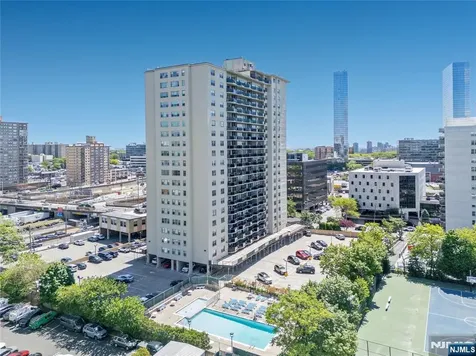 2077 Center Avenue Fort Lee NJ 07024