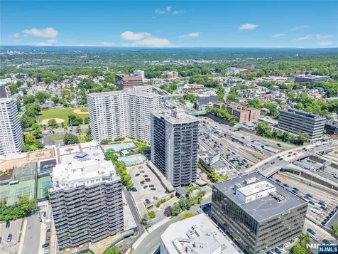 2077 Center Avenue Fort Lee NJ 07024