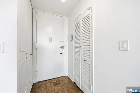 2077 Center Avenue Fort Lee NJ 07024