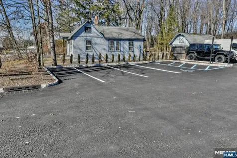 24 Grant Street Ramsey NJ 07446