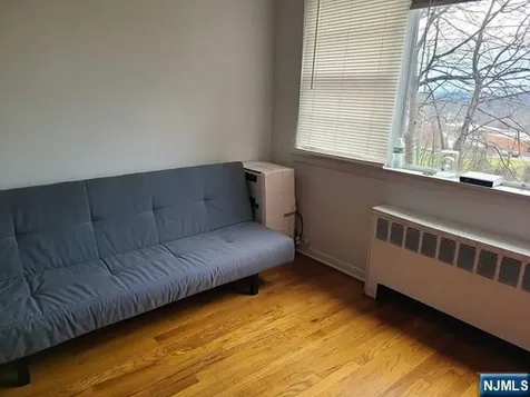 348 Northwood Way Palisades Park NJ 07650