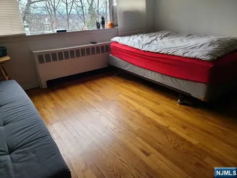 348 Northwood Way Palisades Park NJ 07650