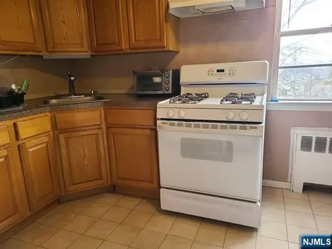 348 Northwood Way Palisades Park NJ 07650