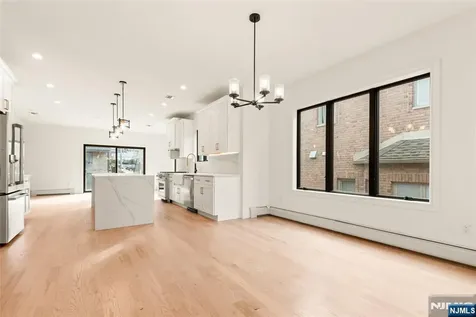 230 8th Street Palisades Park NJ 07650