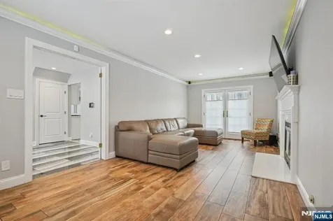 25 Nathan Way Wayne NJ 07470