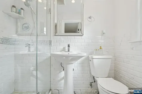 25 Nathan Way Wayne NJ 07470
