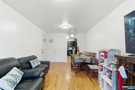 613 20th Street Irvington NJ 07111