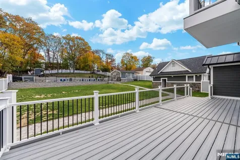 45 Dietrich Lane North Haledon NJ 07508