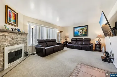364 Broad Street Carlstadt NJ 07072