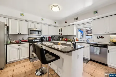 364 Broad Street Carlstadt NJ 07072