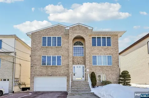 364 Broad Street Carlstadt NJ 07072