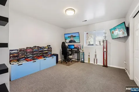364 Broad Street Carlstadt NJ 07072