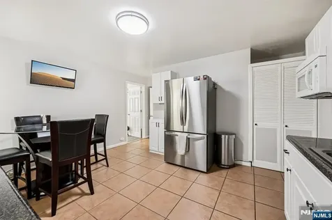 364 Broad Street Carlstadt NJ 07072