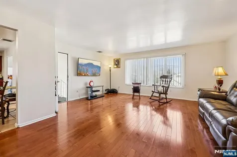 364 Broad Street Carlstadt NJ 07072