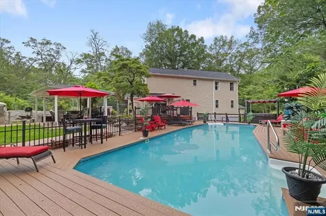 19 Elm Street Wanaque NJ 07420