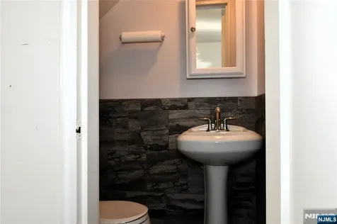 41 Elmwood Terrace Elmwood Park NJ 07407