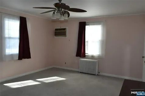 41 Elmwood Terrace Elmwood Park NJ 07407