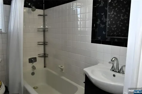 41 Elmwood Terrace Elmwood Park NJ 07407