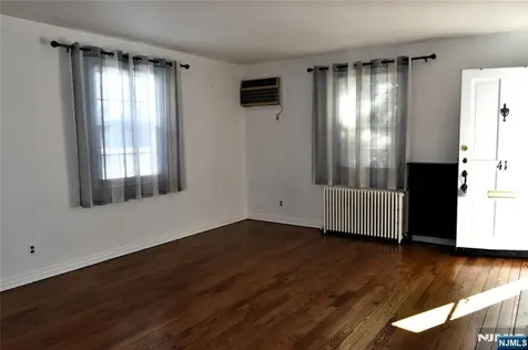 41 Elmwood Terrace Elmwood Park NJ 07407