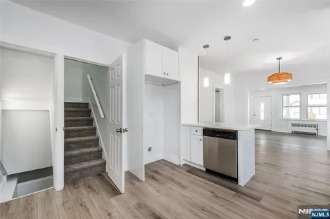 252 Keer Avenue Newark NJ 07112