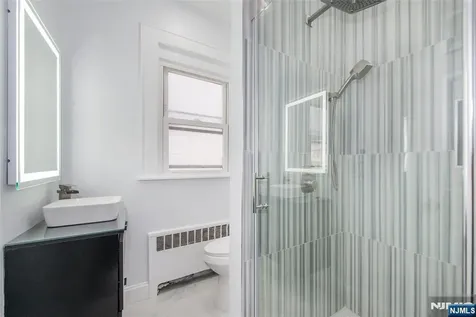 252 Keer Avenue Newark NJ 07112