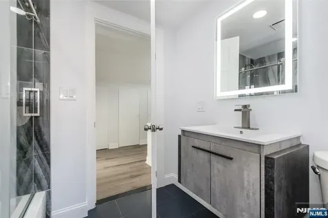 252 Keer Avenue Newark NJ 07112