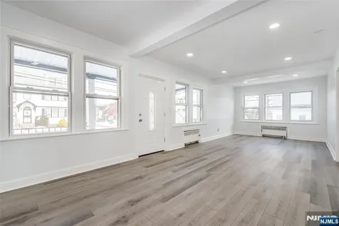252 Keer Avenue Newark NJ 07112