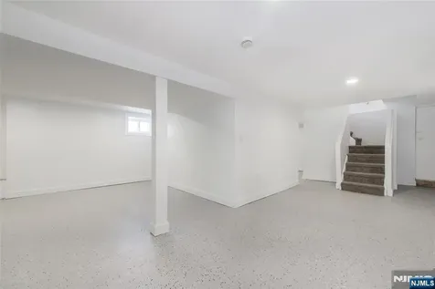 252 Keer Avenue Newark NJ 07112